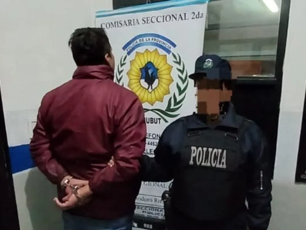 Golpeó a su pareja en el rostro y fue aprehendido