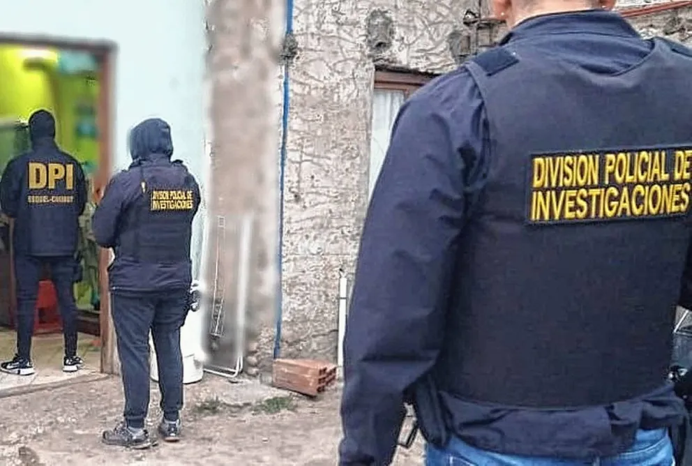 La Policía realizó allanamientos y esclarece el robo a joyería de Esquel