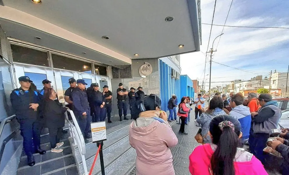 Ayer hubo un nuevo reclamo en la SCPL: Vecinos advierten sobre medidas judiciales 