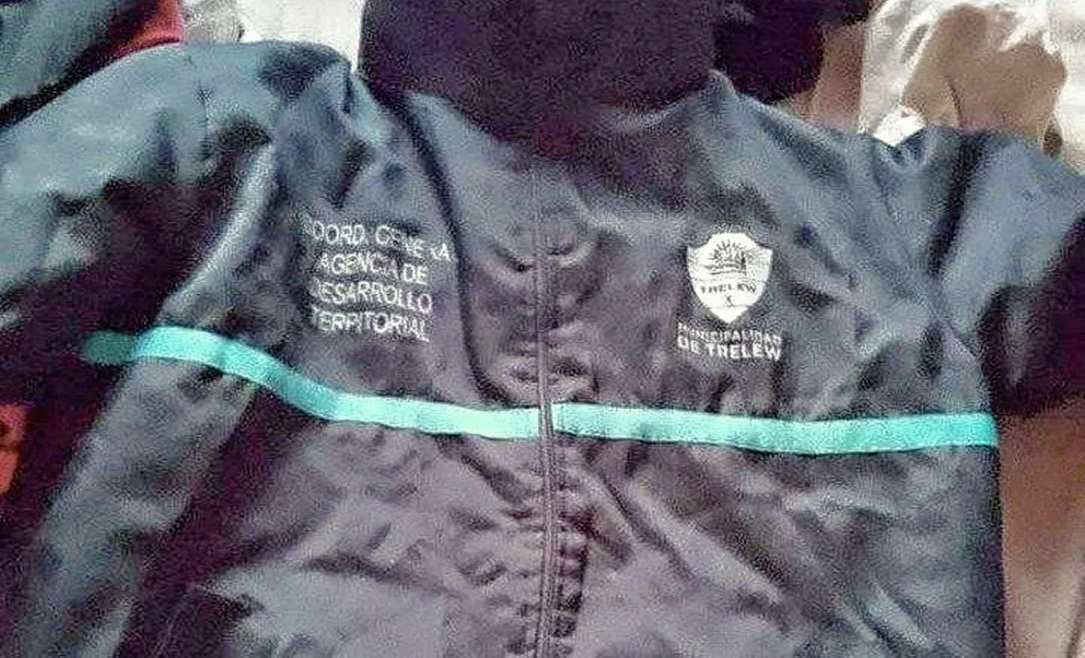 En Trelew, andan vendiendo uniformes de la Guardia Urbana de la Municipalidad