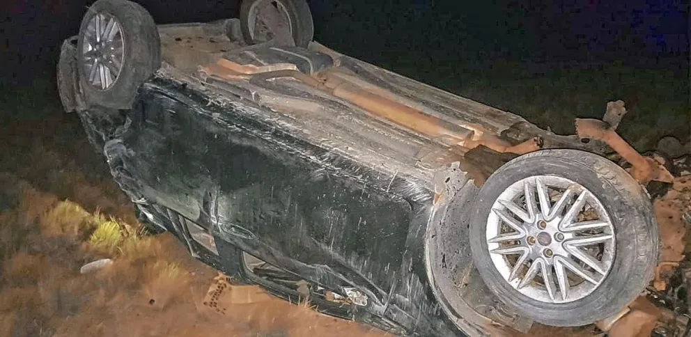 Un hombre de 29 años y una menor de 13 fallecen tras el vuelco de un automóvil sobre la Ruta 281