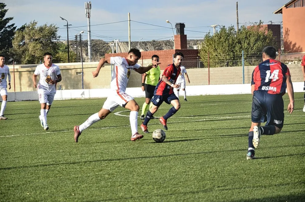 Huracán no pierde el tren del Lobo