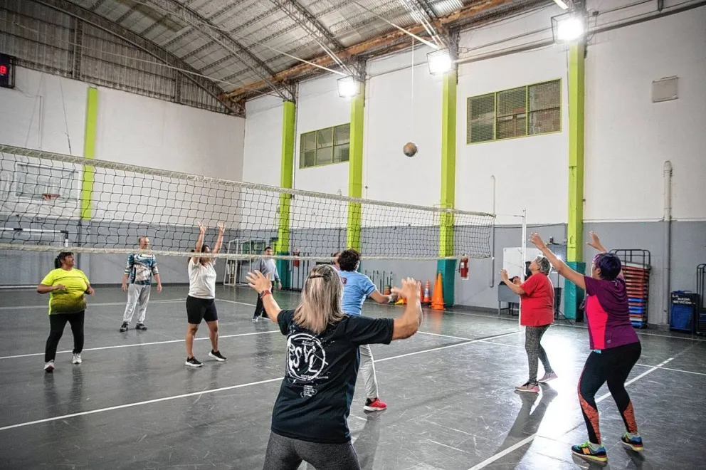 Promueven la actividad física para personas mayores en Rada Tilly