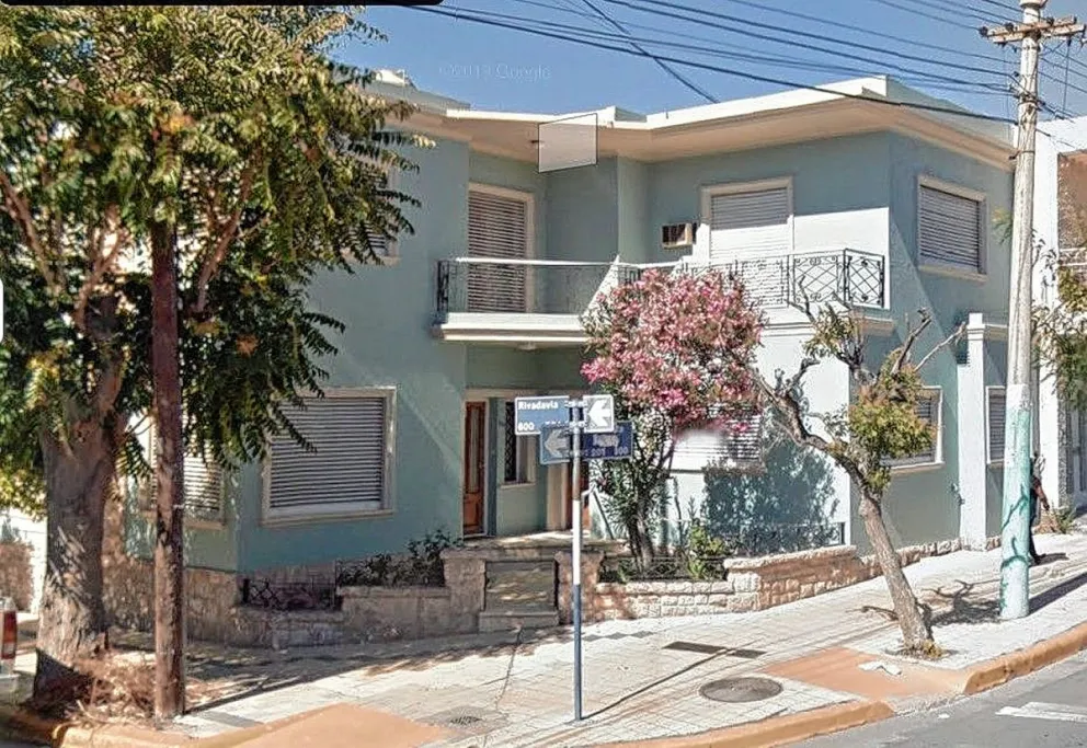 Ladrones armados se llevan dólares y joyas al asaltar en pleno centro de Trelew una casa habitada por dos ancianas