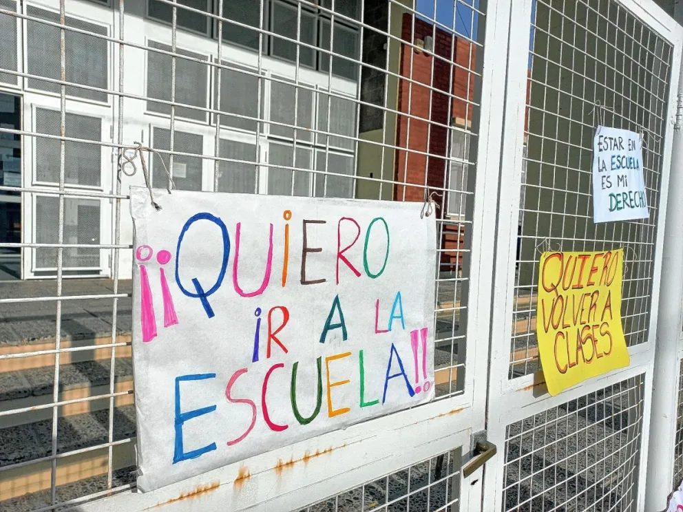 La comunidad educativa de las Escuelas 221 y 755 sigue pidiendo soluciones