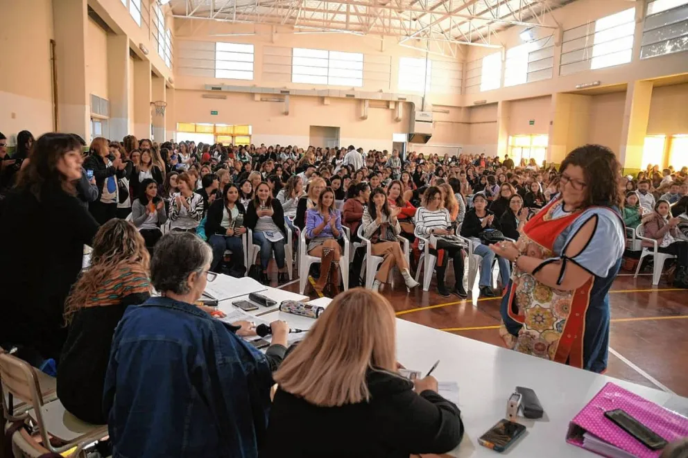 Casi mil docentes titularizaron cargo mediante el Concurso de Ascenso Docente 