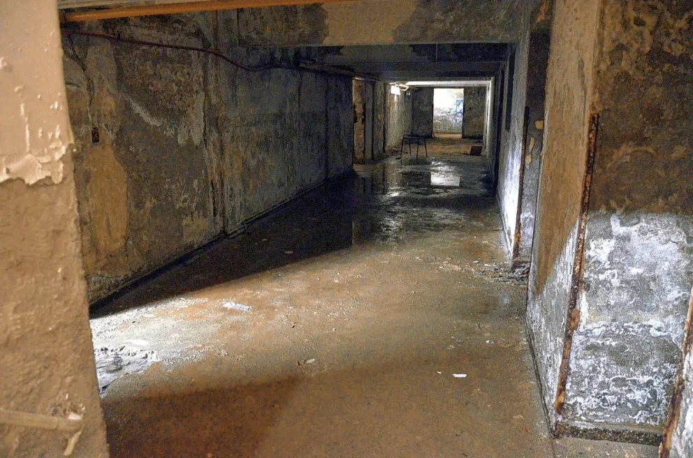 Retomaron las clases en el Colegio Perito Moreno pero aún siguen reclamando por el estado edilicio