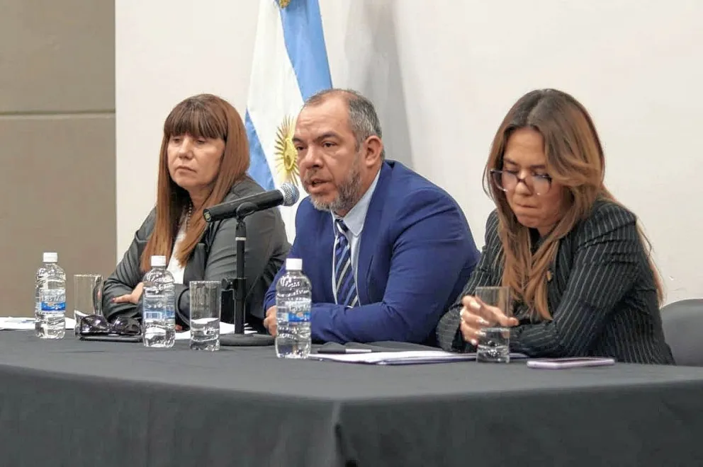 Educación:  importantes anuncios brindó el ministro Grazzini en la Legislatura de Chubut