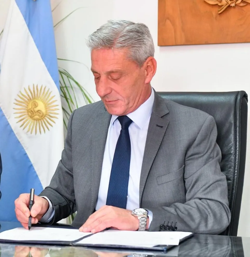 Arcioni traspasó el mando del Ejecutivo Provincial al vicegobernador Ricardo Sastre