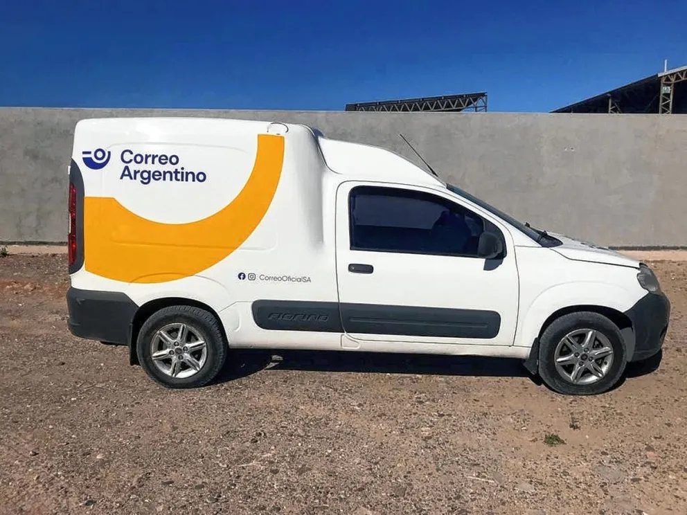 Delincuentes roban camioneta del “Correo Argentino”  cargada con encomiendas en violento asalto callejero