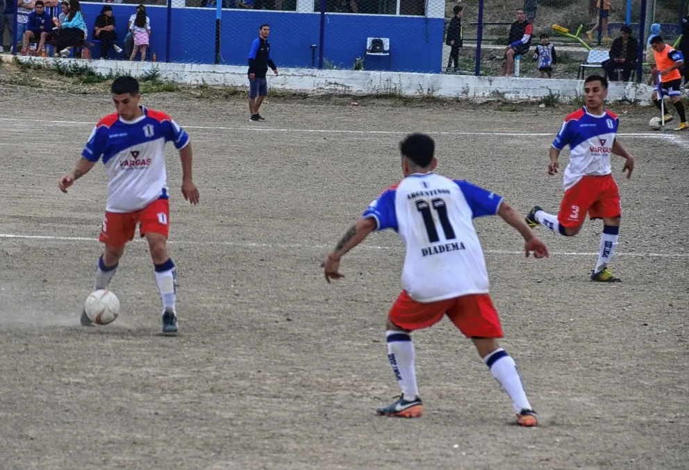 Por el fuerte viento se suspendió el fútbol local