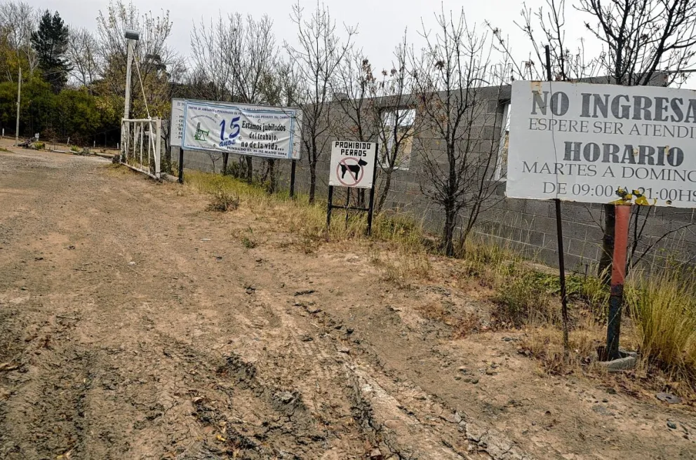 Vecinos de Astra rechazan que el Parque de los Pioneros sea otorgado al Centro de Jubilados