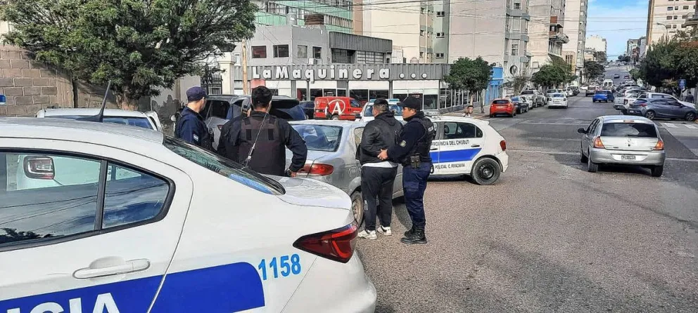 Robaban cubiertas en pleno centro de la ciudad y los atrapó la policía