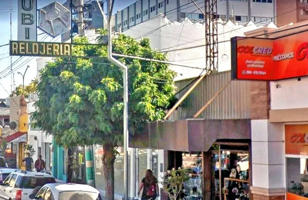 Se llevaron millonario botín de una relojería del centro de Trelew