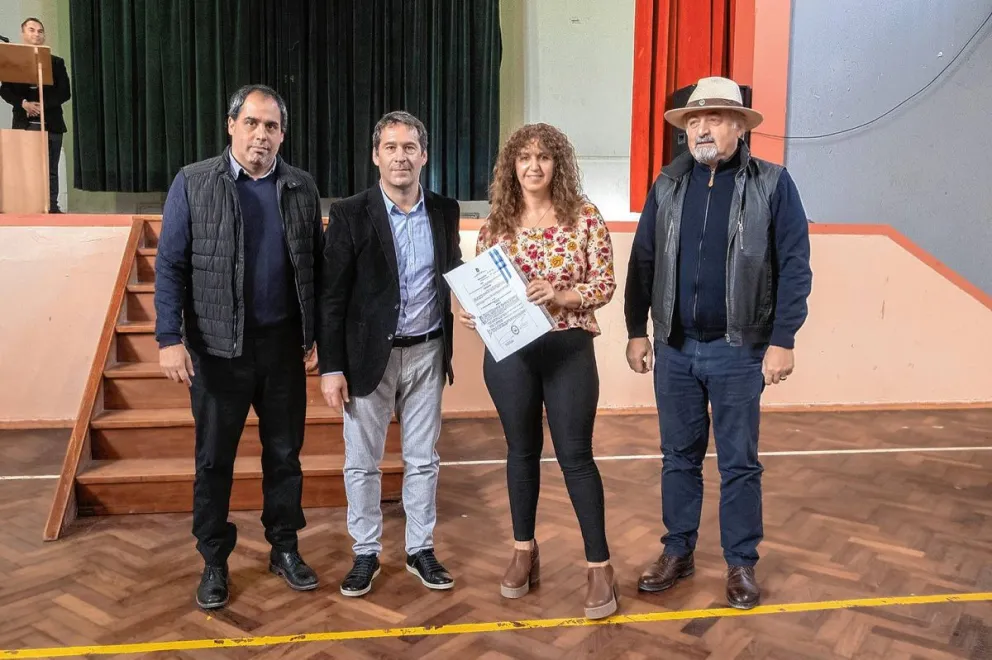 El Municipio entregó dinero para el arreglo de la calefacción del histórico colegio “Perito Moreno”