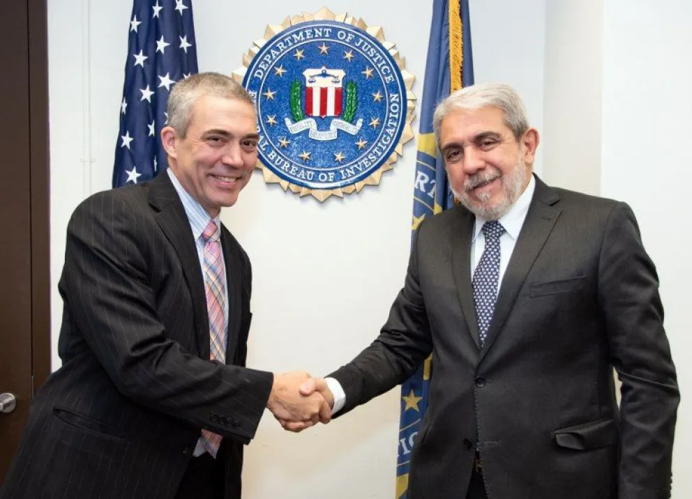 Aníbal Fernández firmó un acuerdo con el FBI para la creación de un equipo de trabajo conjunto 