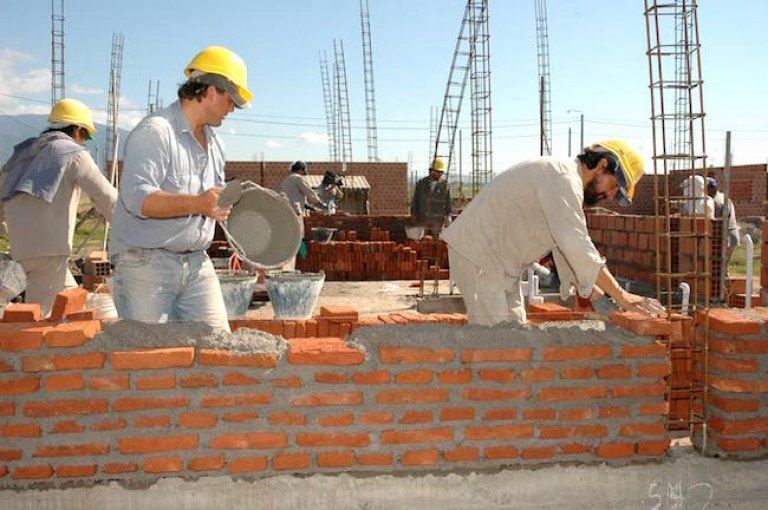 Por la incertidumbre económica, las ventas de productos para la construcción cayeron 12,4% en abril