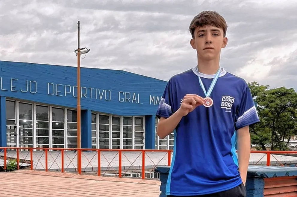 El karateca Franco Moroncini consiguió la medalla de bronce en Tucumán y lidera el ránking