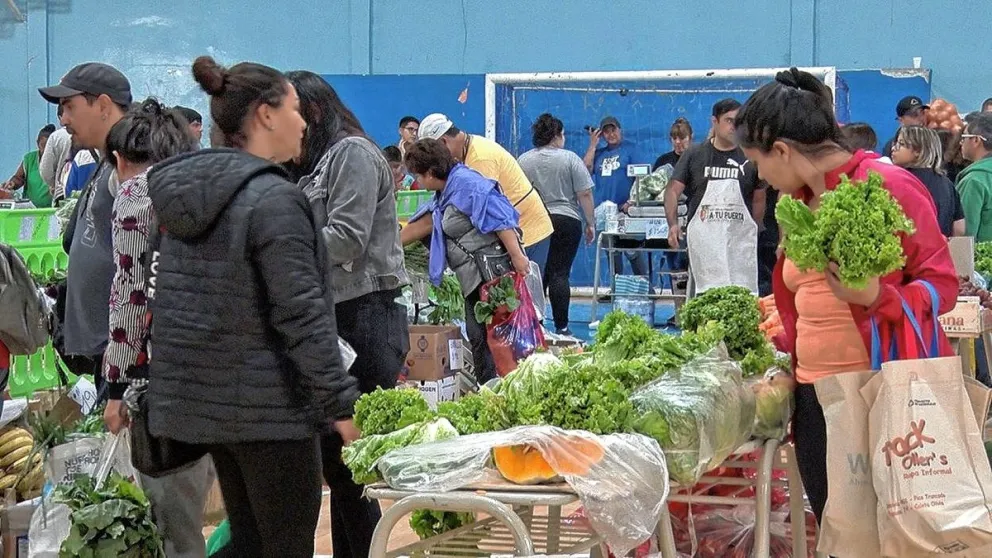 Con productos frescos y precios accesibles la feria “A Tu Puerta” concretó un nuevo encuentro y sumó “A tu Puerta Visión” 