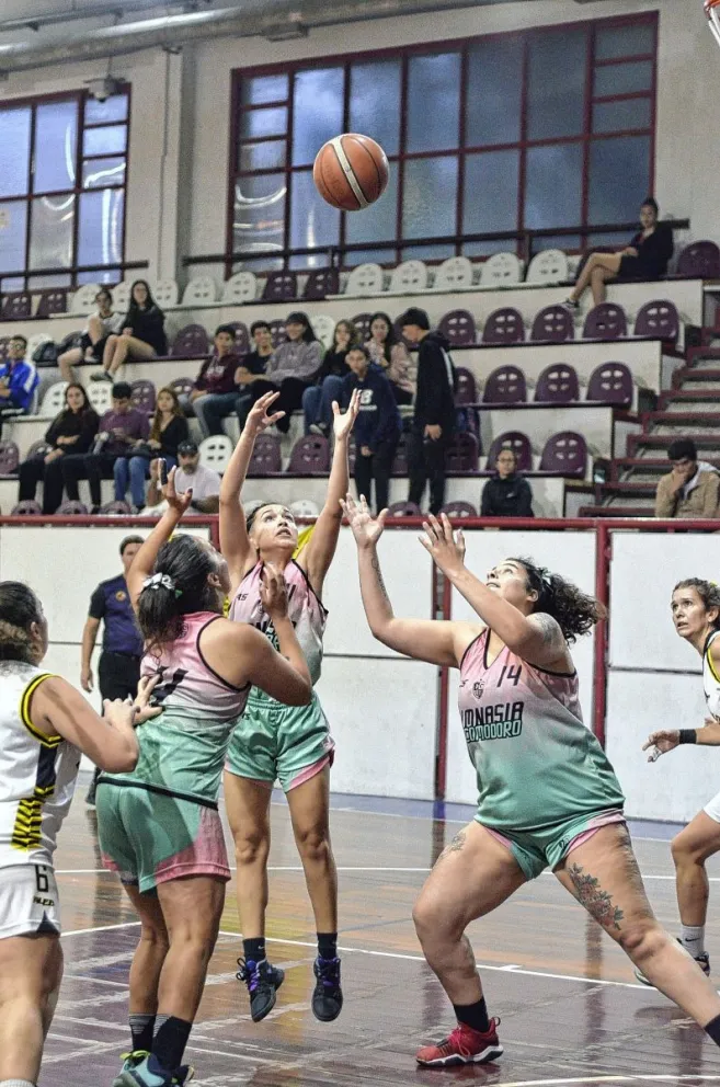 Gimnasia Blanca recibe a Náutico