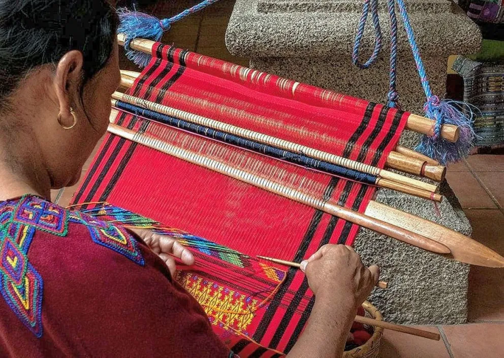 Invitan a un encuentro que convocará a unas 90 tejedoras y tejedores patagónicos