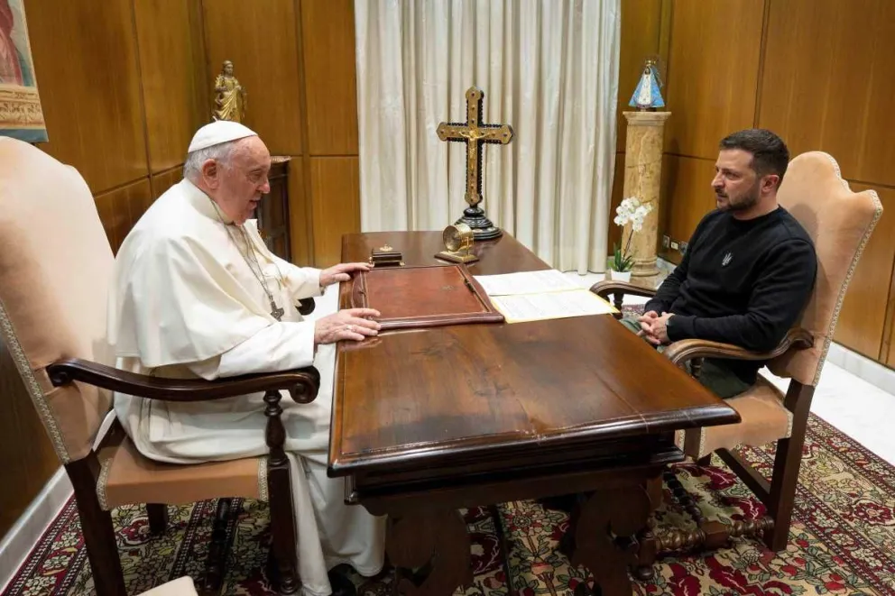 Zelenski se reunió con el papa y le pidió que respalde el plan de paz en Kiev