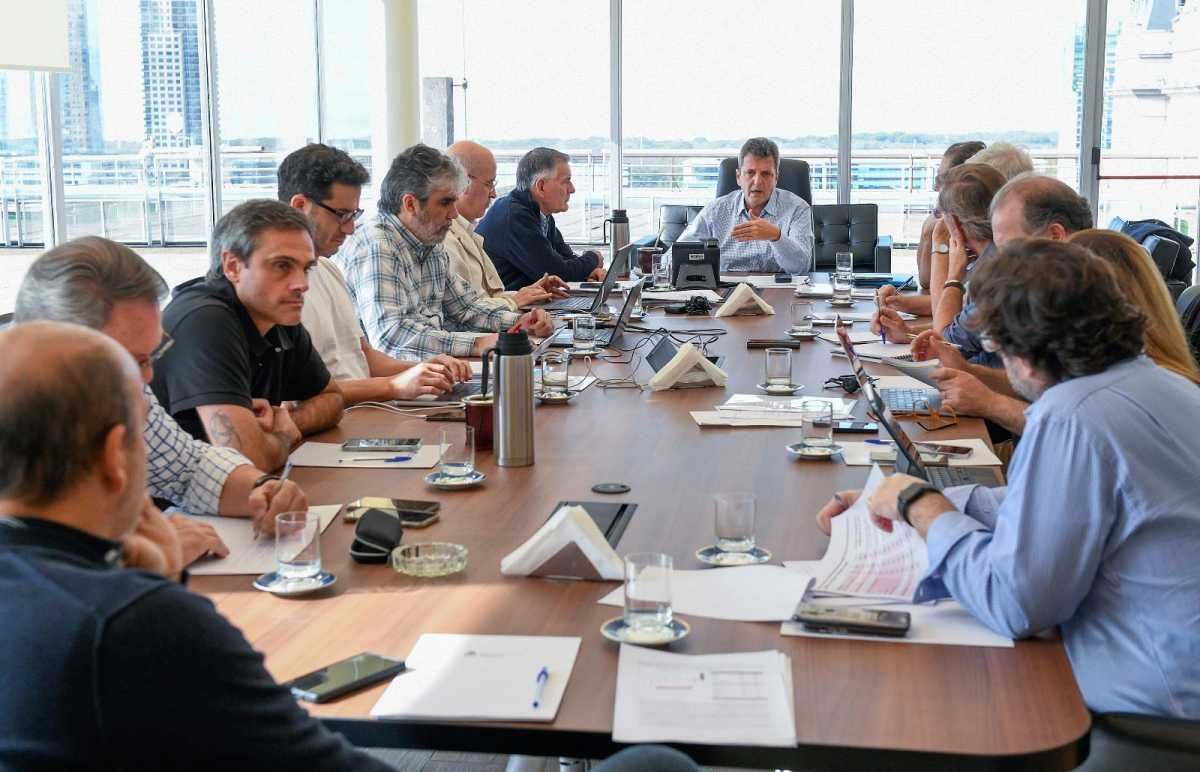 Massa analiza nuevas medidas ante la escalada de precios