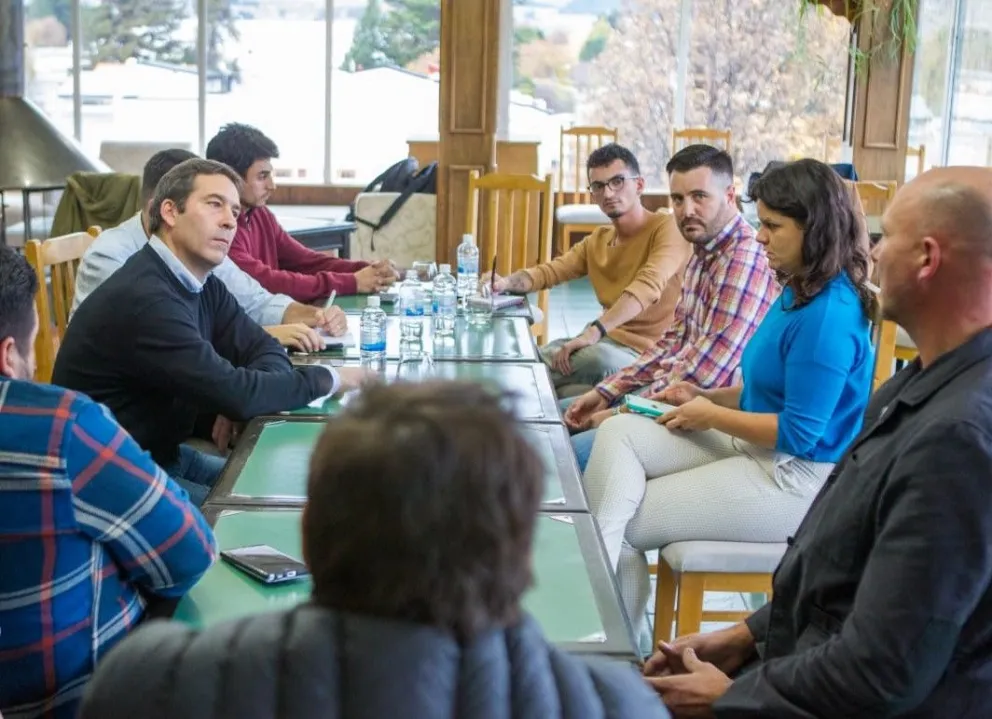 Luque se reunió con prestadores turísticos de la Comarca Andina