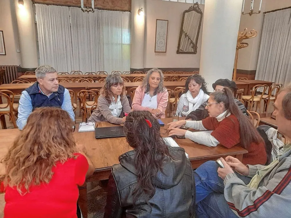 Vecinos de Comodoro, Rawson, Trelew y Madryn se reunieron para analizar las problemáticas con las Cooperativas de Servicios