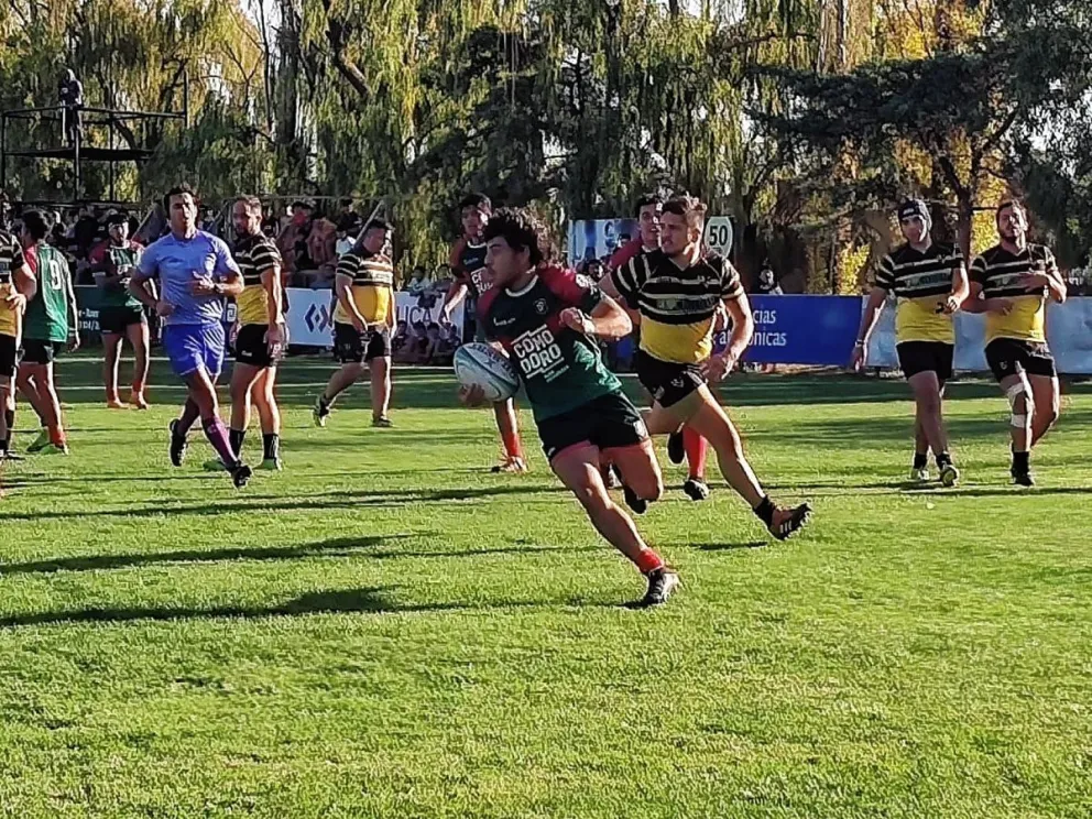 Chenque y Deportivo Portugués se acercan a puestos de semifinal