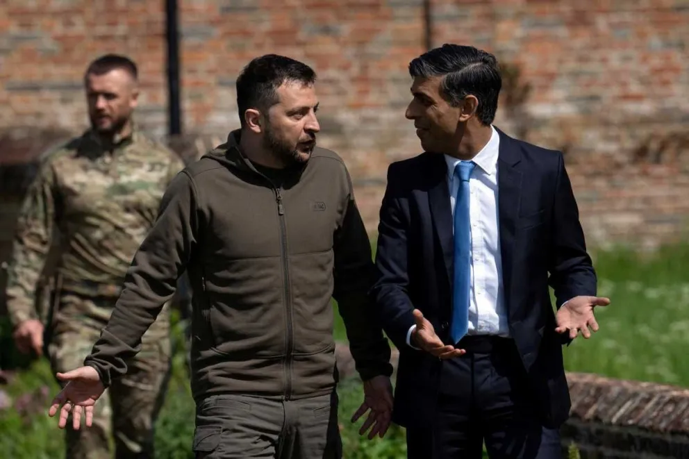 El presidente de Ucrania realiza una gira por Europa en busca de apoyo para la guerra 