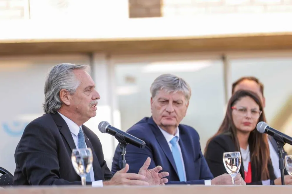 El presidente calificó a Milei de "energúmeno" y dijo que el oficialismo no "está muerto"