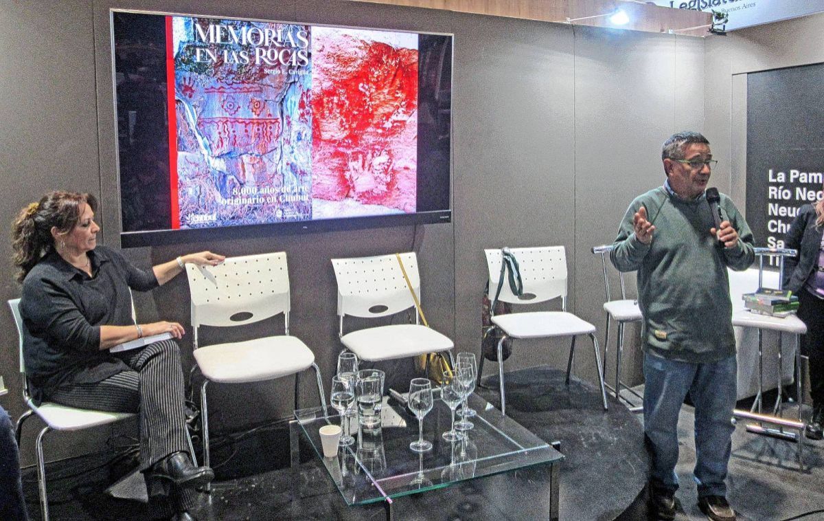 Chubut presentó material sobre pueblos originarios en la Feria del Libro de Buenos Aires