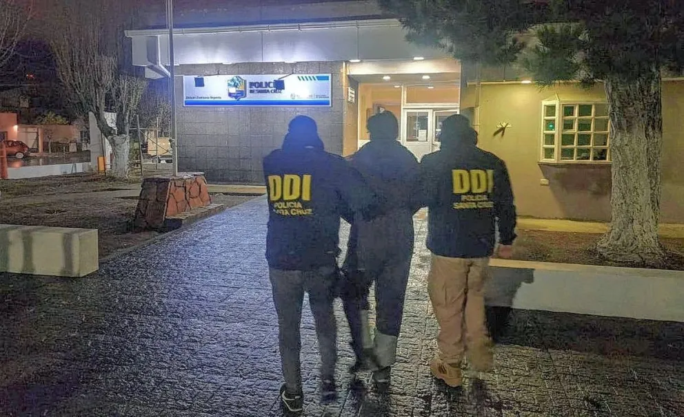 Peligroso sujeto detenido en Gan Gan fue trasladado a Río Gallegos 
