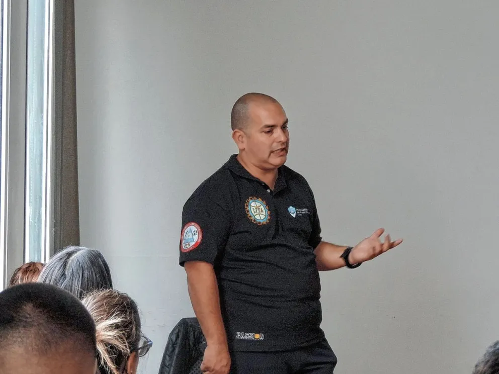 Los árbitros se capacitaron con el Director de la Escuela Regional