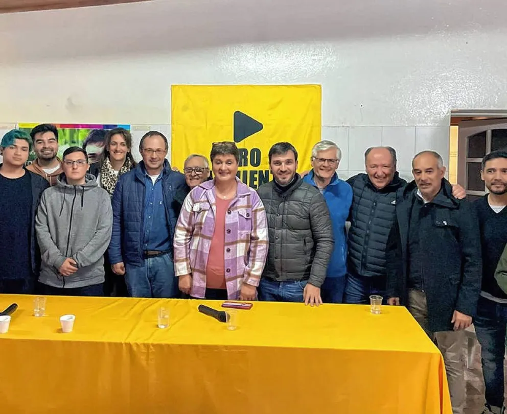 “Nacho” Torres presentó a los candidatos que lo acompañarán en la localidad de Sarmiento