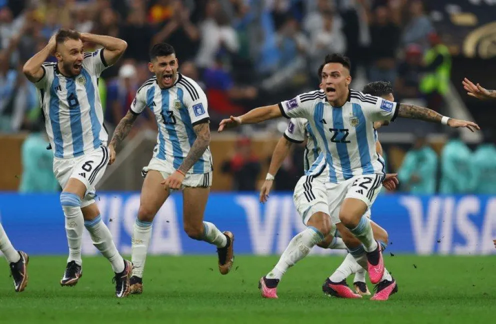 La respuesta de Pezzella a las críticas para la Selección argentina: "No nos entra una bala"