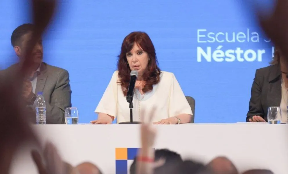 Cristina Kirchner cargó contra Mauricio Macri y el FMI por haber realizado "una estafa a todo el pueblo argentino"