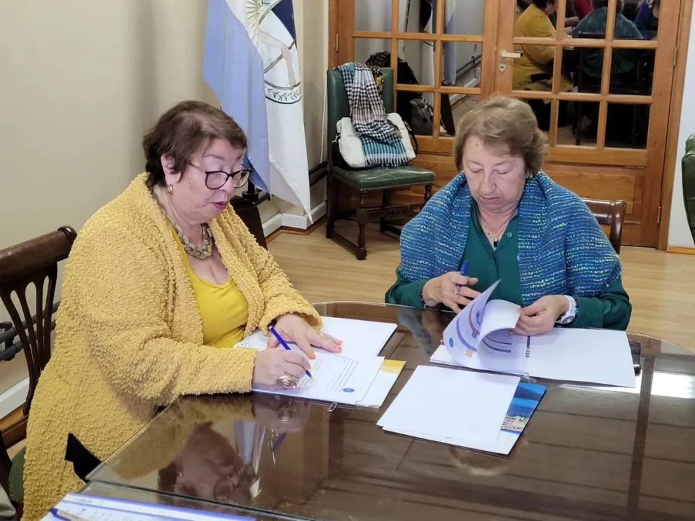 Provincia firmó un convenio de cooperación y asistencia técnica con la UNPSJB