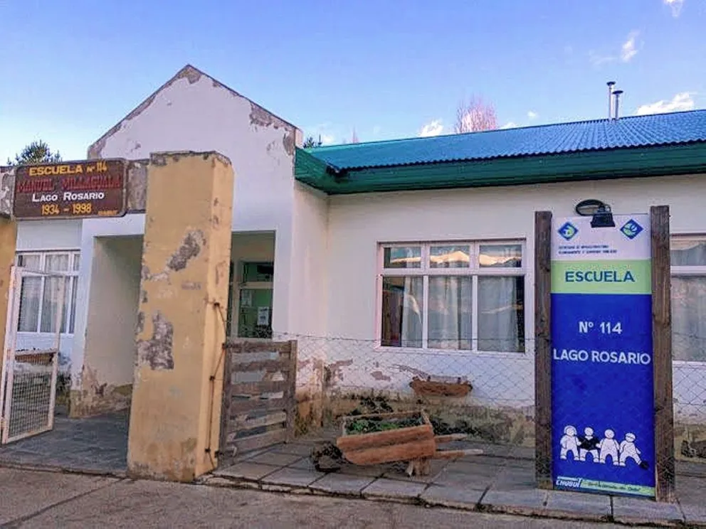 Estudiantes realizan colecta de útiles escolares para la comunidad de Lago Rosario