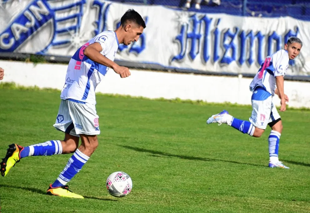 El fútbol se desdobla en el finde largo