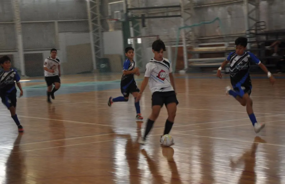 El futsal se juega en Rada Tilly