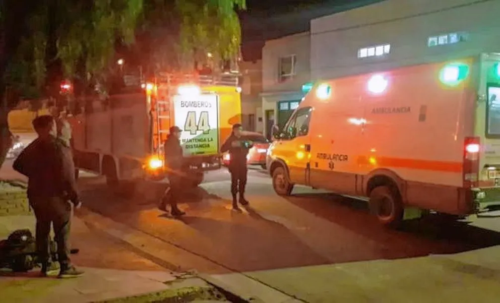 Le salvó la vida a un adulto mayor, tuvieron que amputarle un brazo y está internado en grave estado 