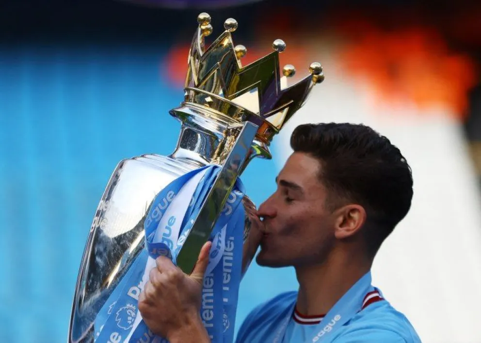 Julián Álvarez fue ovacionado por los hinchas del Manchester City y se mostró "muy ilusionado" con la Champions
