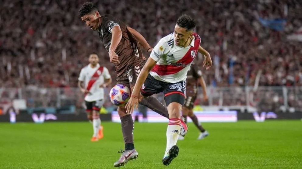 En el inicio del pártido, River vence a Platense con gol de Borja