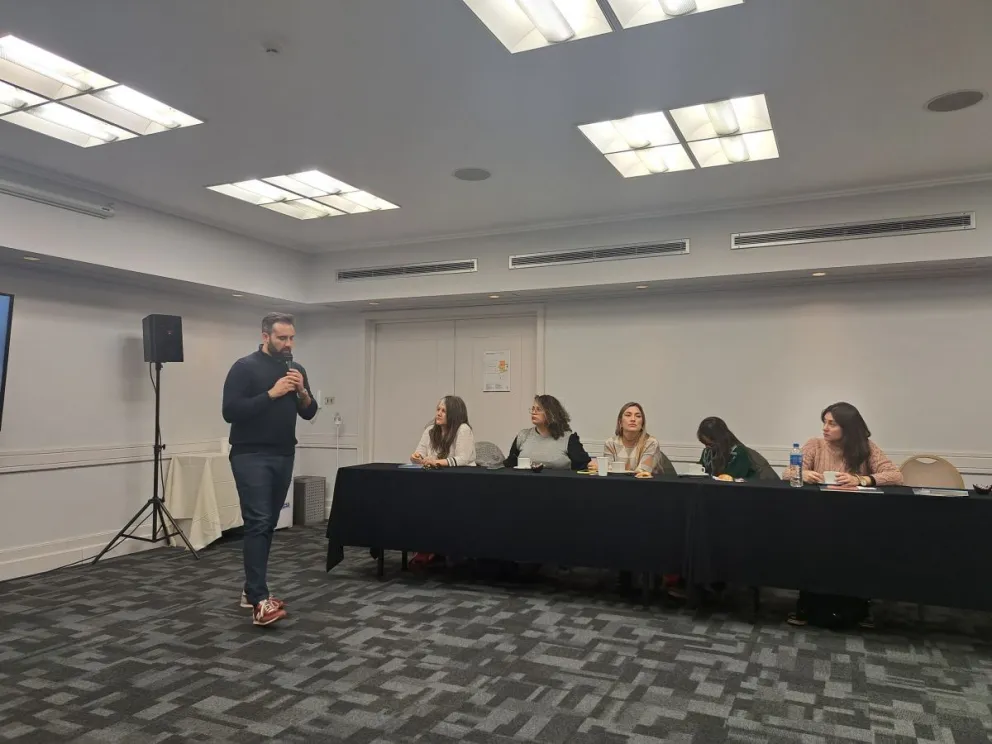 Provincia participó de una charla-debate destinada a jóvenes emprendedores en Comodoro 