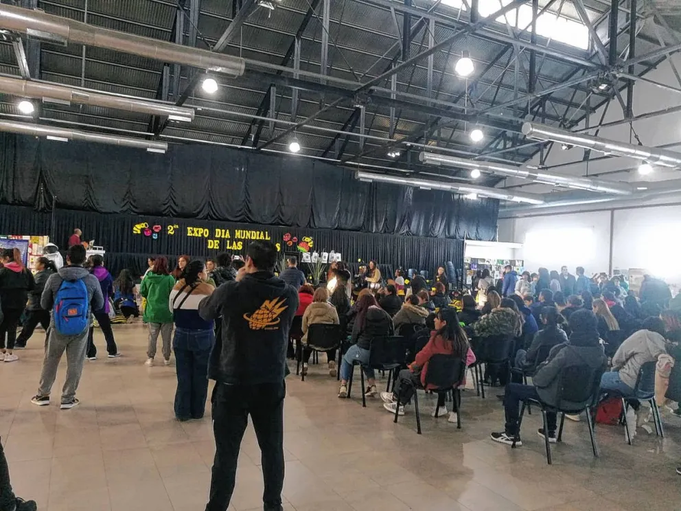 Se realizó en Comodoro la Segunda Expo del Día Mundial de las Abejas