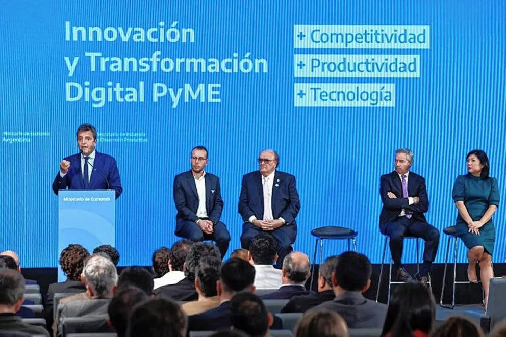 Massa puso en marcha una inversión de 130 millones de dólares para impulsar la digitalización industrial de las PyMEs