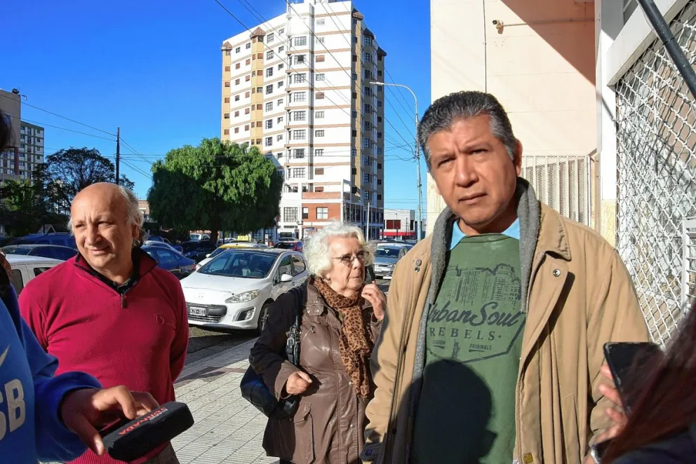 Vecinos presentaron un escrito en el Concejo en rechazo a la ampliación de los contratos de la SCPL