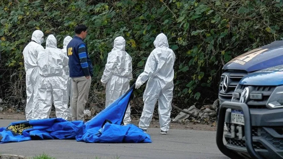 Rosario: encontraron un cadáver maniatado dentro de una bolsa